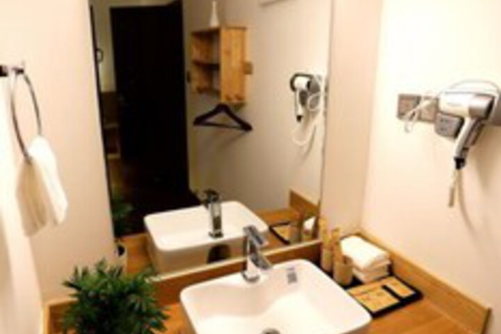 Room 5 of 45