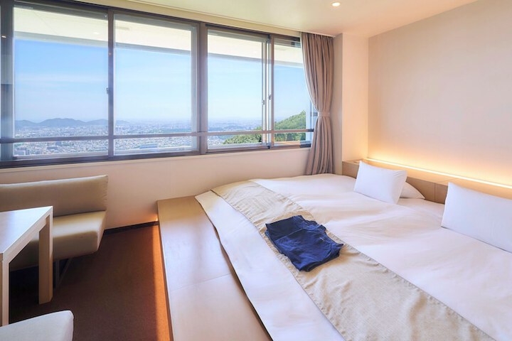 Room 25 of 178