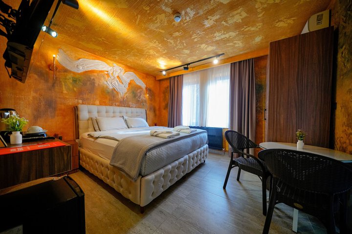 Room 148 of 244