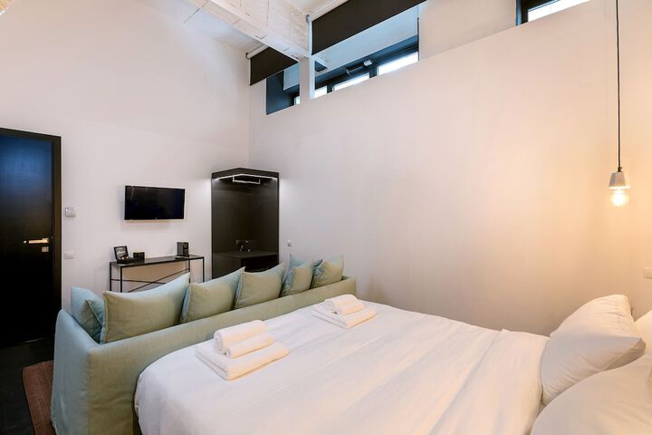 Room 8 of 72