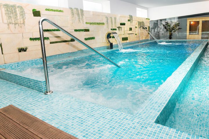 Pool 72 of 122