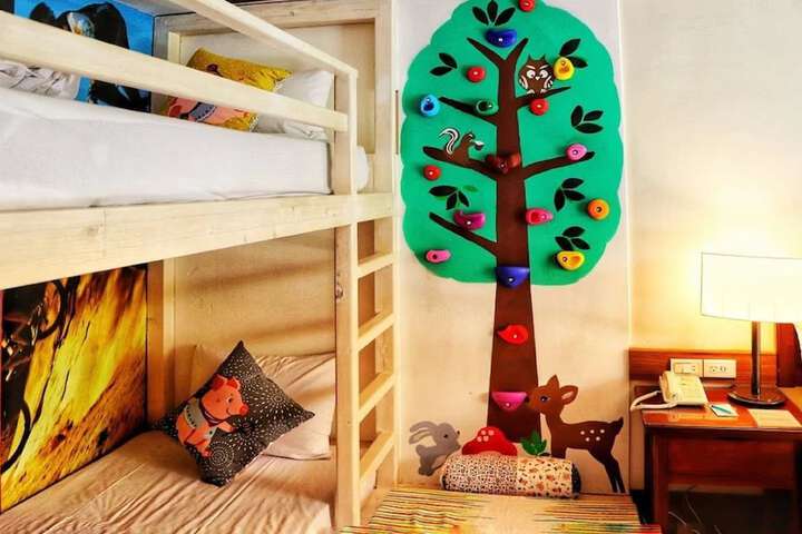 Room 20 of 218