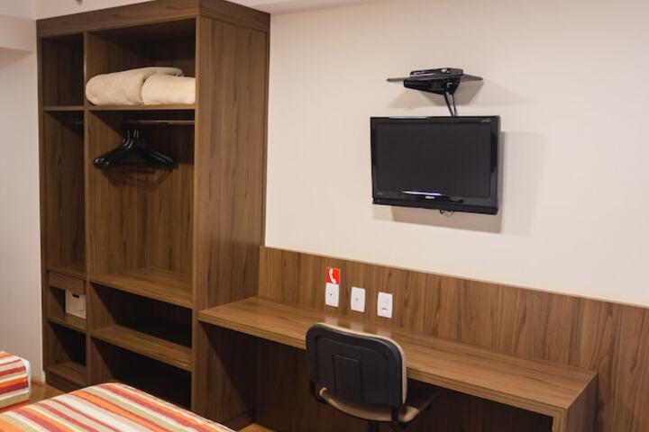 Room 64 of 119