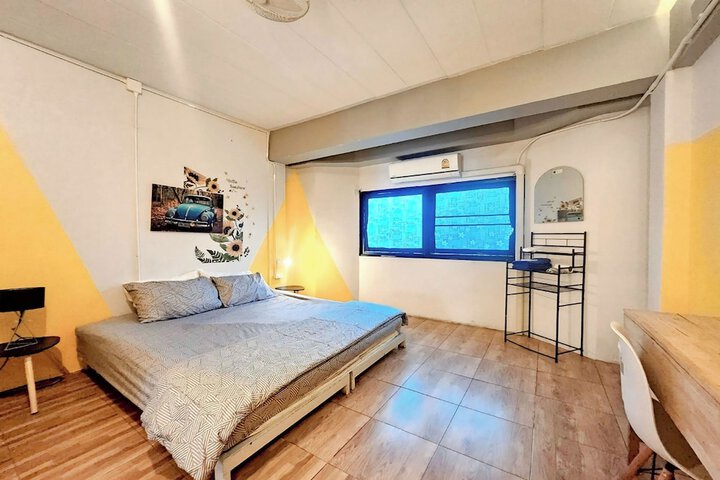 Room 18 of 94