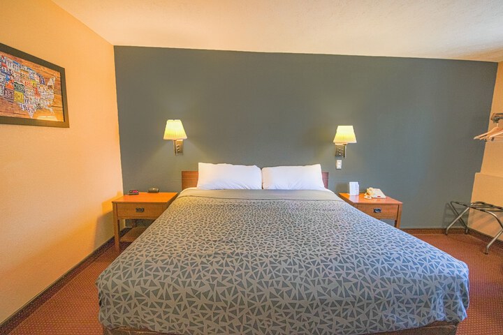Room 25 of 47