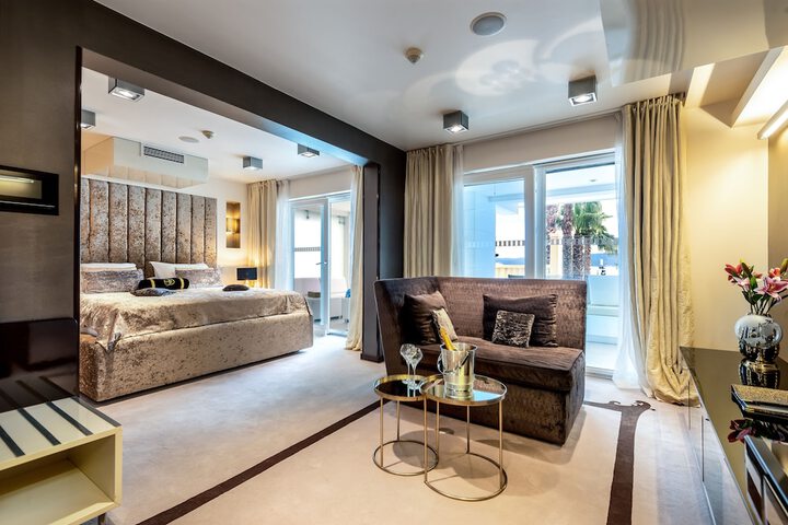 Room 21 of 86