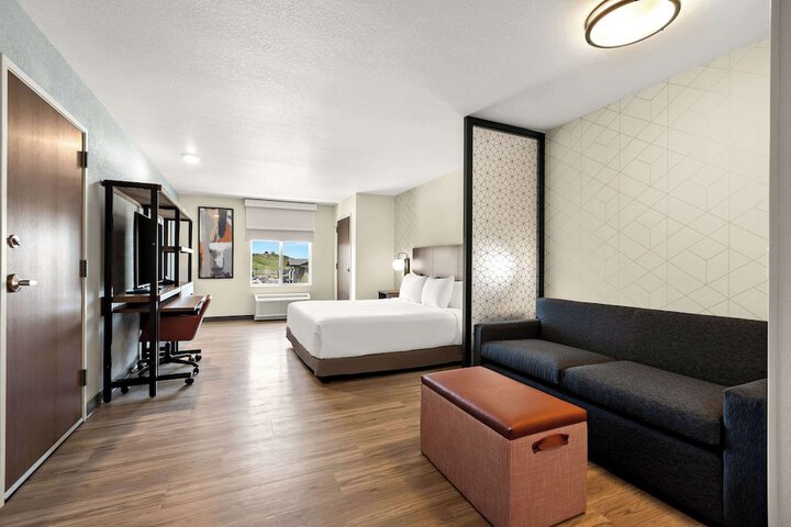 Everhome Suites Nampa Boise in Nampa, ID