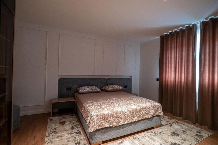 Room 8 of 95