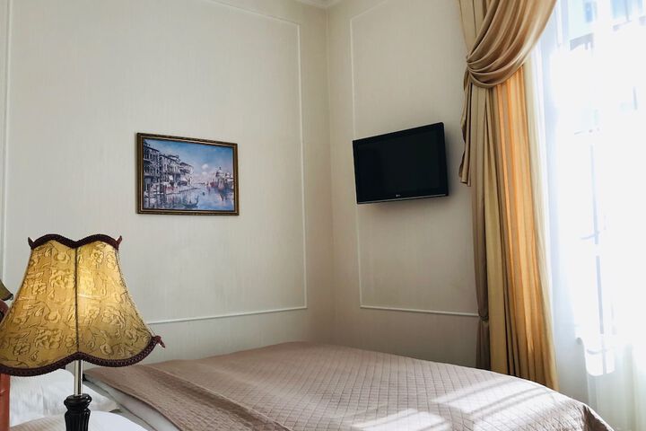 Room 28 of 73