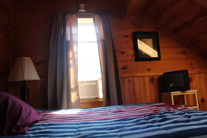 Room 11 of 128