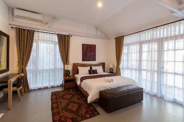 Room 9 of 48