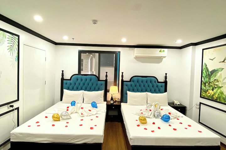 Room 15 of 36