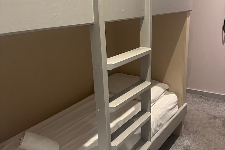 Room 28 of 54