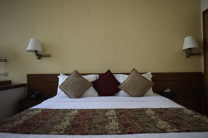 Room 9 of 41