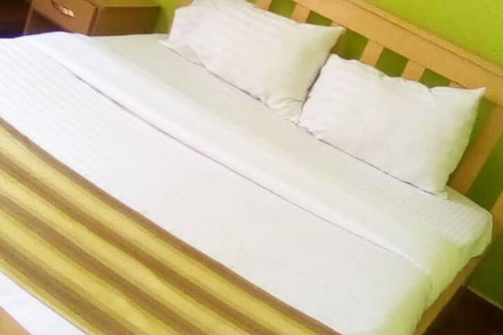 Room 6 of 29