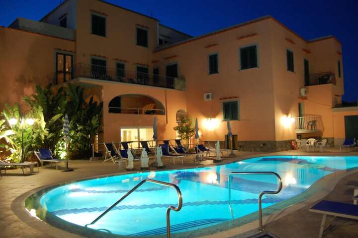 Pools & Facilities