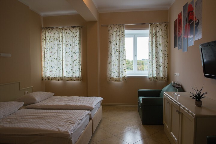 Room 14 of 30