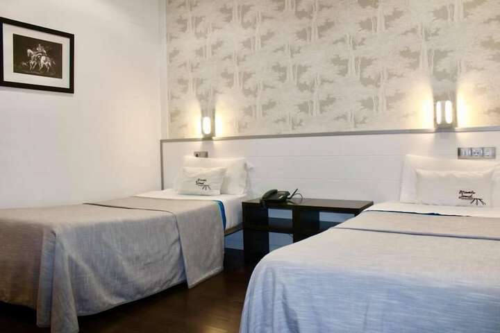 Room 14 of 36