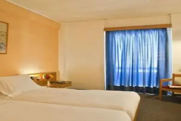 Room 3 of 4