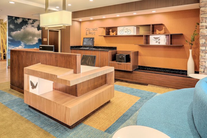 Business Center 20 of 21