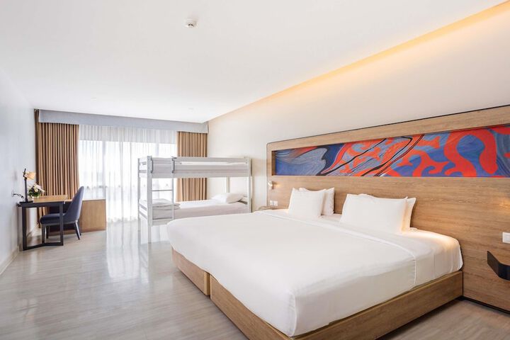 Room 30 of 210