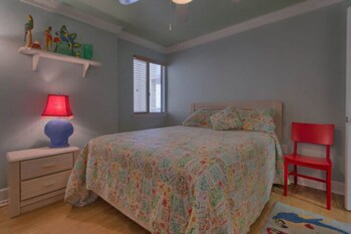 Room 302 of 360