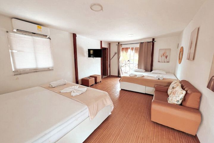 Room 9 of 18