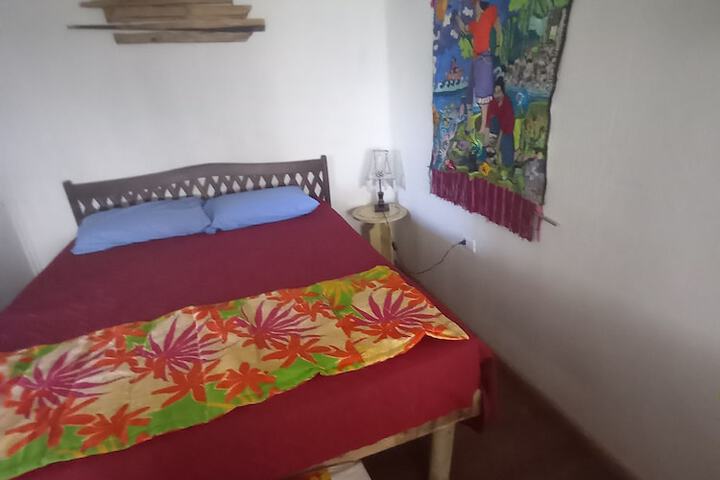 Room 2 of 33
