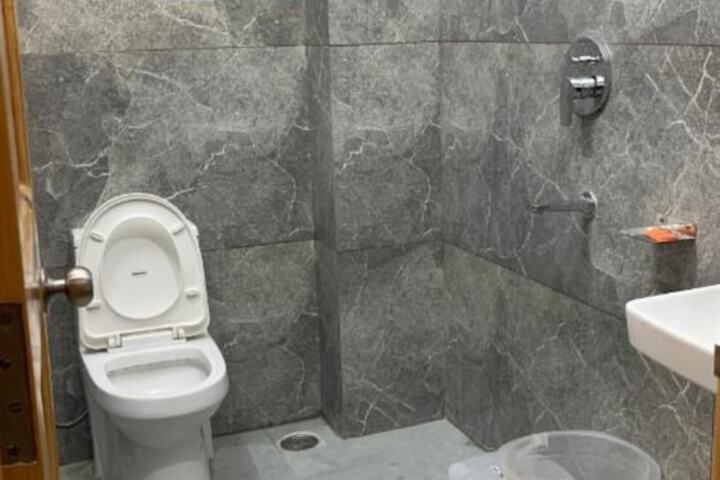Room 15 of 19