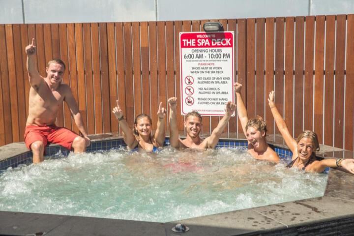 Chillis Backpackers