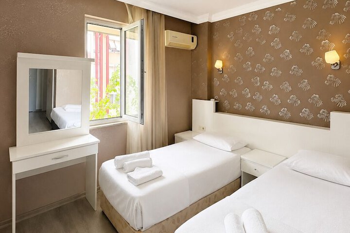 Room 35 of 63