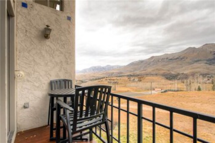 Terrace/Patio 3 of 32