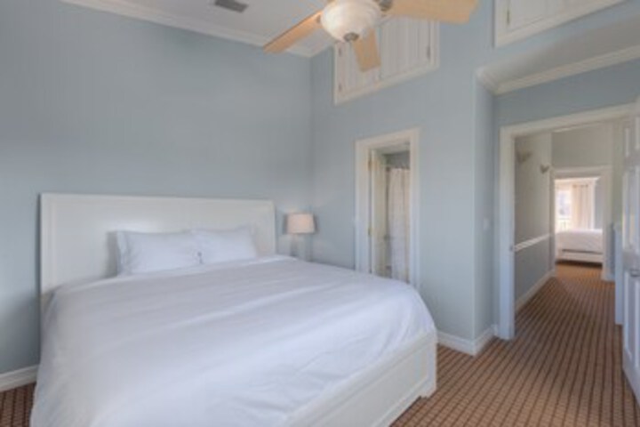 Room 73 of 79