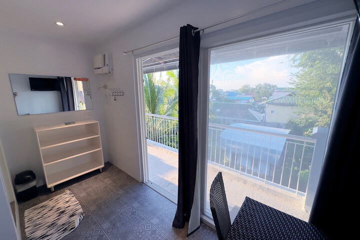 Room 2 of 69