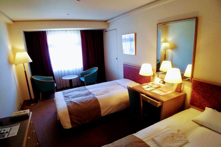 Room 14 of 33