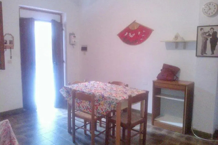 Room 7 of 11