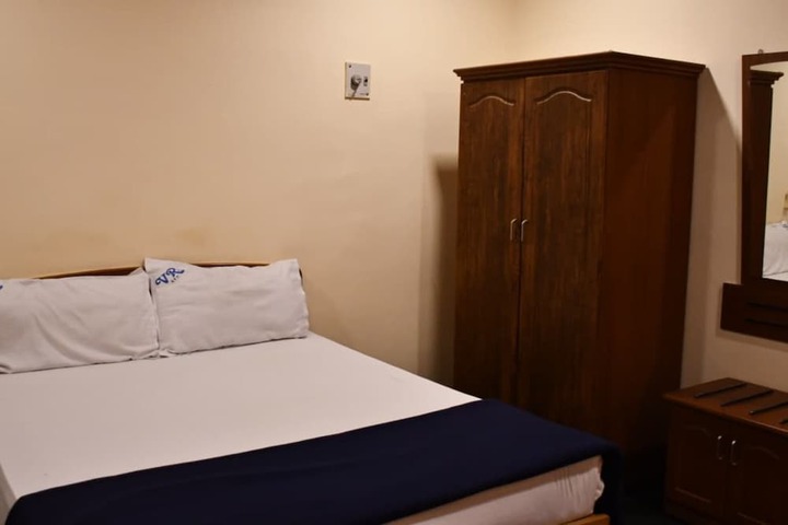 Room 3 of 11