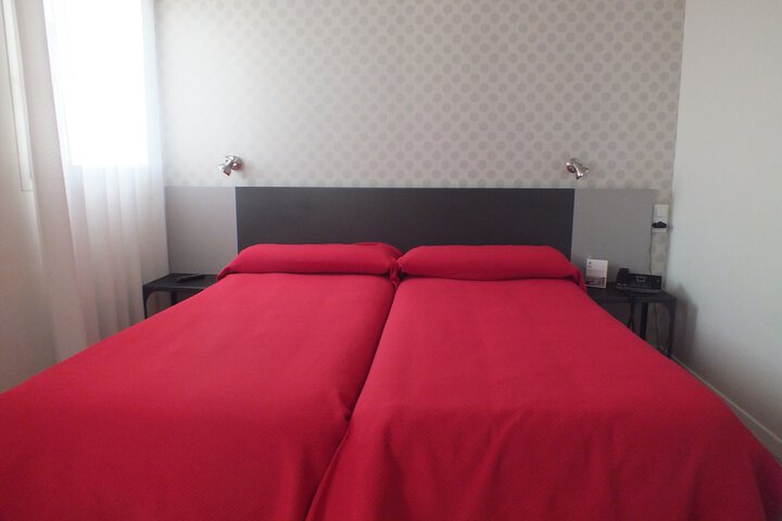 Room 23 of 65