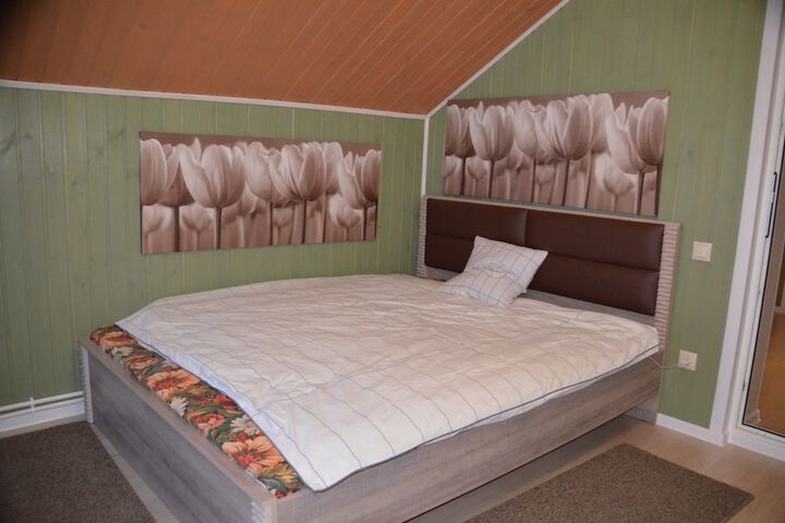 Room 12 of 22