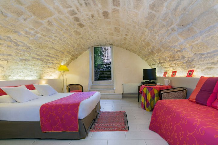 Room 16 of 24