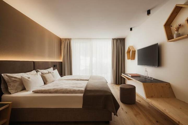 Room 6 of 36