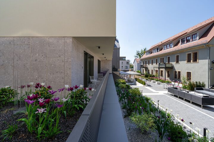 Hotel Exterior 155 of 173