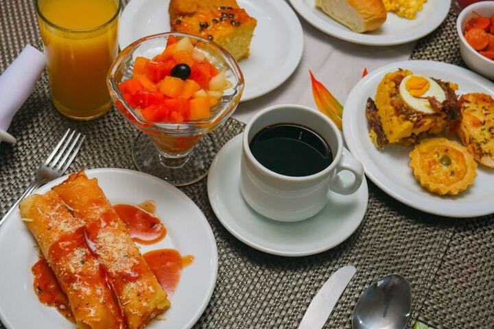 Breakfast/Coffee Service 33 of 47