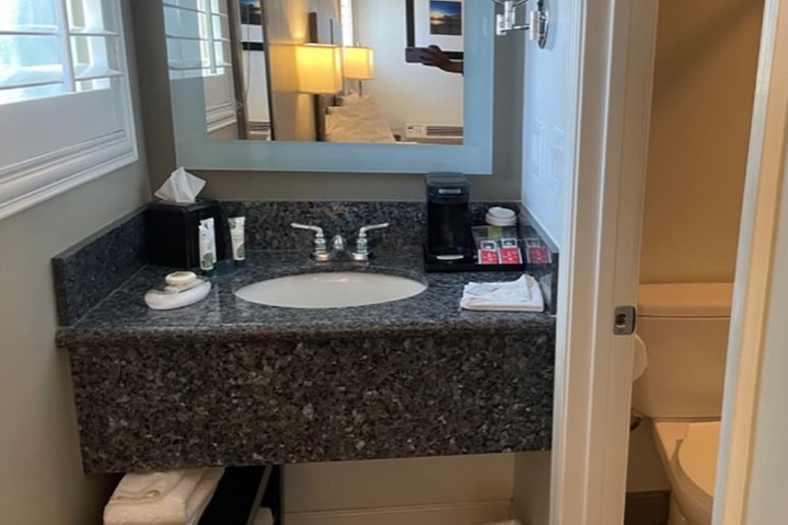 Room 28 of 43