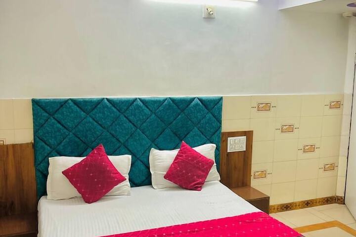 Room 6 of 25