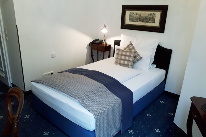 Room 33 of 57