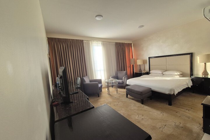 Room 15 of 33