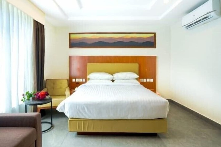Room 5 of 7