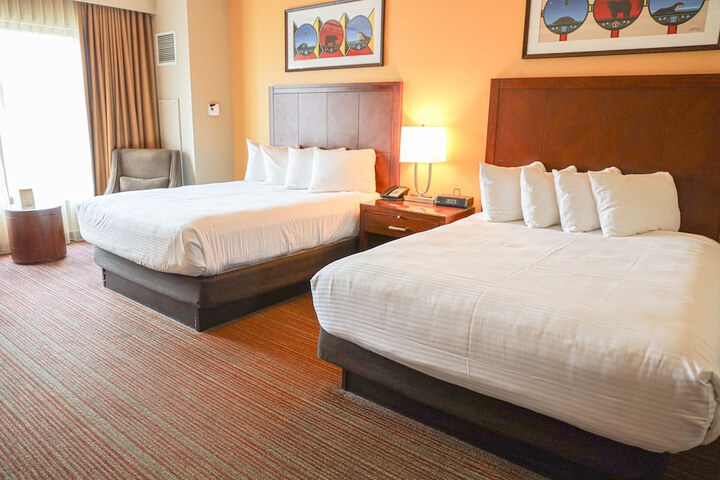 2 Queen Beds (4 of 5)