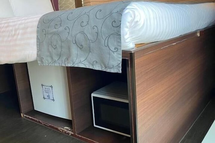 Room 4 of 26